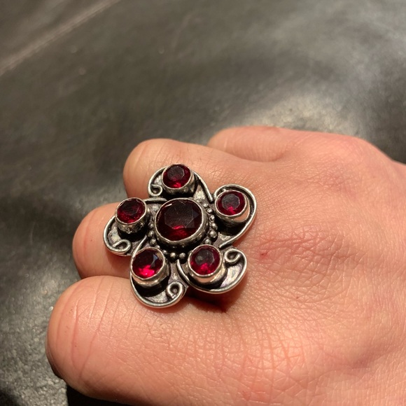Pinwheel Garnet Ring - Picture 4 of 6